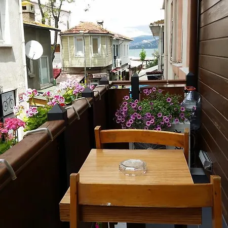 ゲストハウス Cicekli Yali *