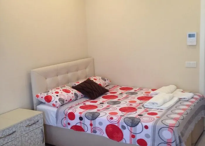 Cicekli Yali بيت ضيافة *