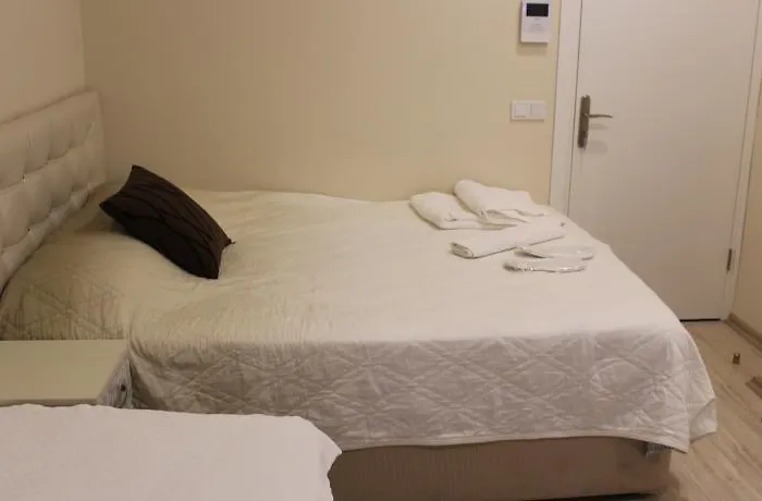 Cicekli Yali بيت ضيافة *