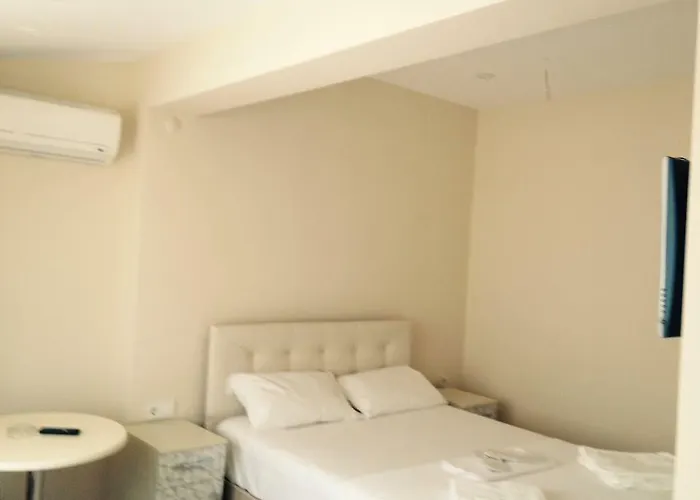 Cicekli Yali بيت ضيافة *