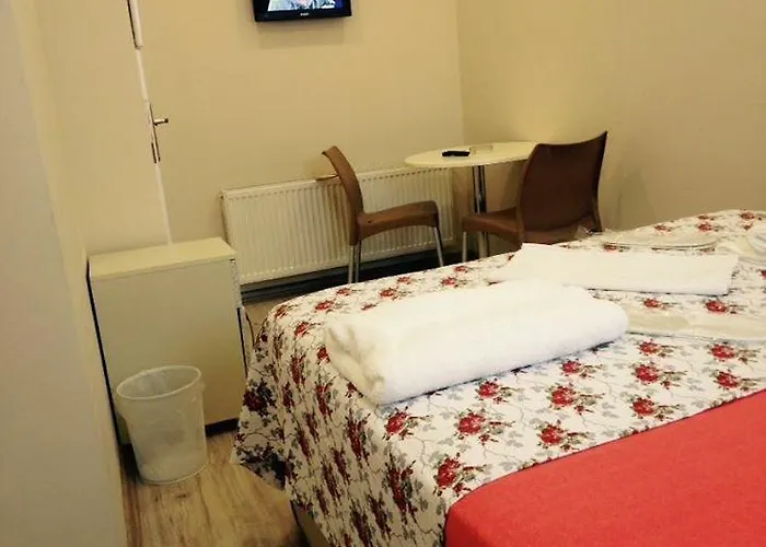 Cicekli Yali بيت ضيافة *